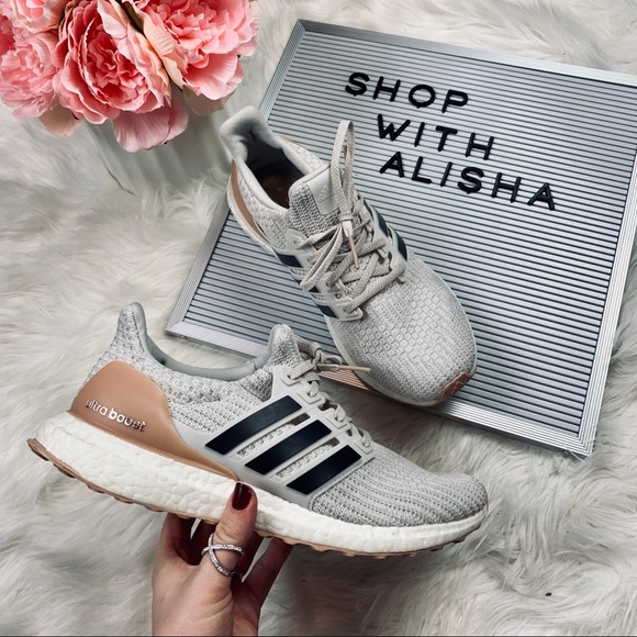 adidas Shoes - EUC Adidas “Show Your Stripes” Ultraboosts